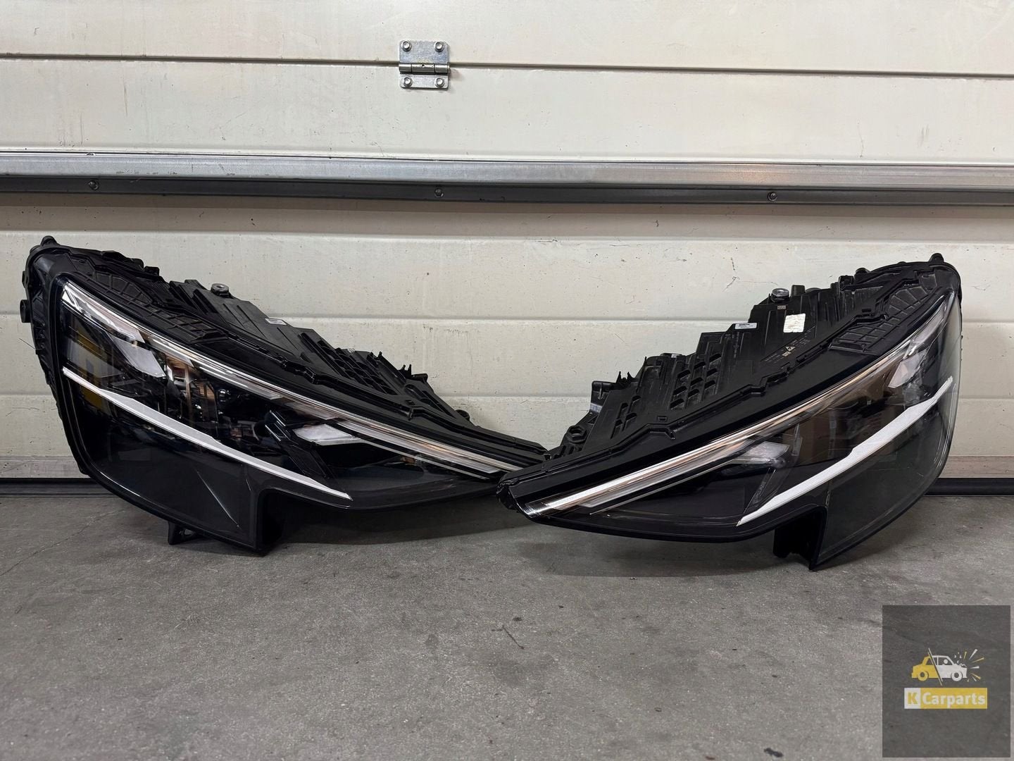 4M8941039 Audi Q8 4M VOLLEDIGE LED MATRIX links rechts LIFT, Gebruikt, AUDI AG, Auto-Union-Strasse 1
85045  Ingolstadt, DE, Audi