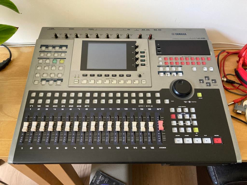 Enregistreur et mixeur à disque dur Yamaha AW4416, Enlèvement, Utilisé, 20 canaux ou plus, Entrée micro