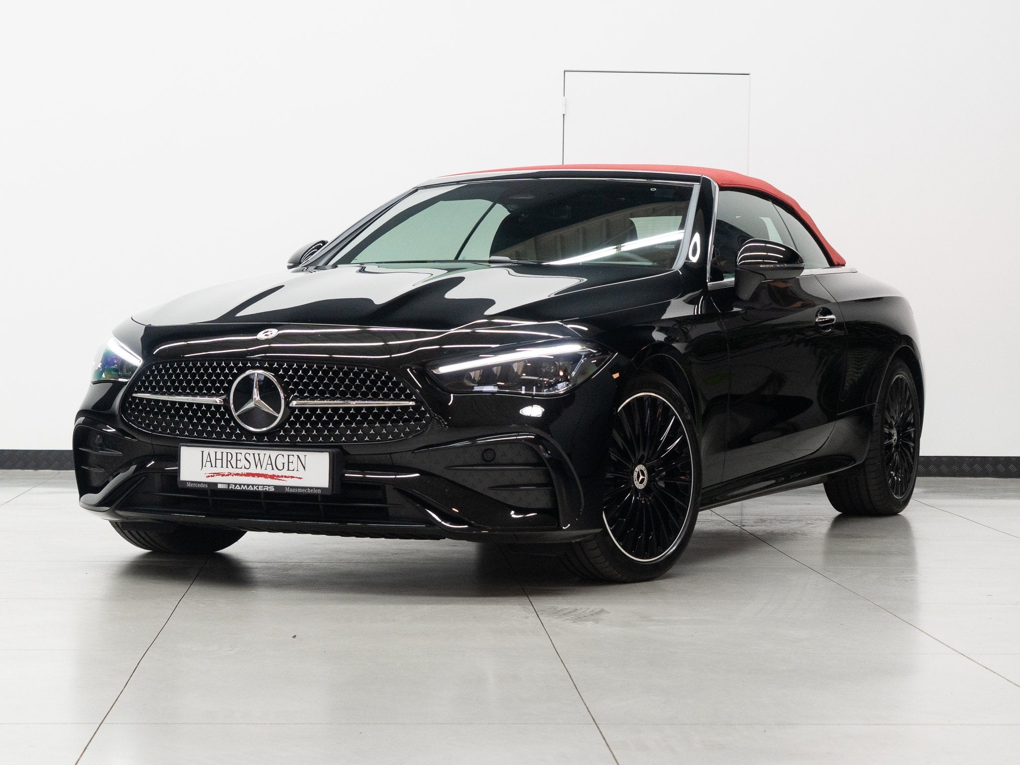 Mercedes-Benz CLE 200 CABRIO AMG Night Standverwarming Memor, Autos, Achat, Entreprise, Cabriolet, Carnet d'entretien