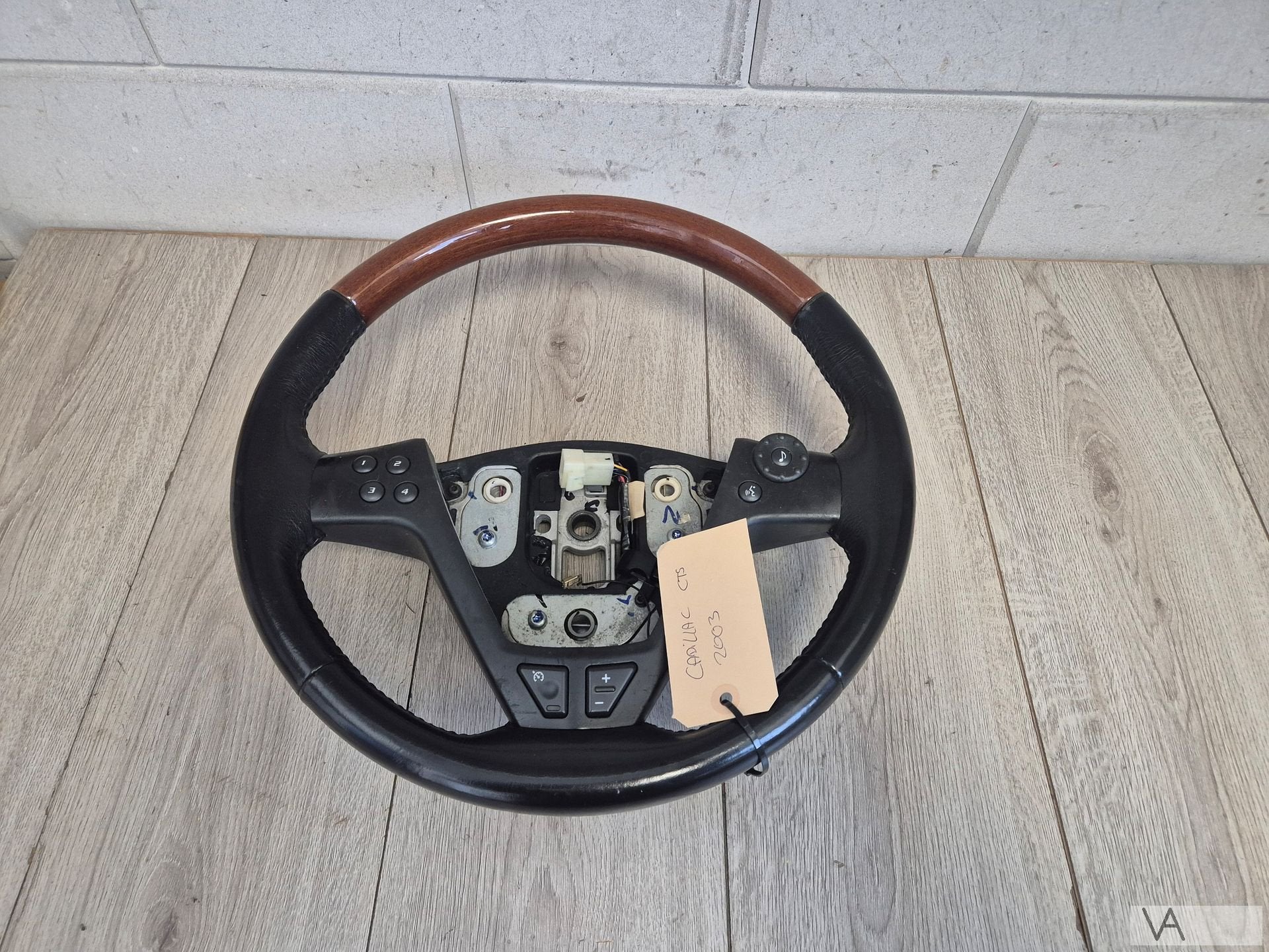 Houten stuur met knoppen van Cadillac CTS 2003 tot 2007 €100, Auto-onderdelen, Cadillac, Gebruikt, -, -