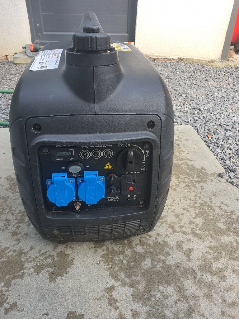 Onduleur Genermore LC3000i - 3,0 kVA | usage professionnel, Bricolage & Construction, 5 à 10 kVA, Réduction de bruit, Comme neuf