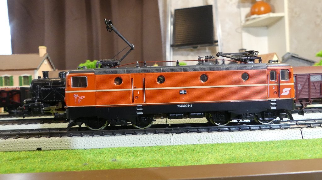 Märklin Motrice 1043 ÖBB analogique, Hobby & Loisirs créatifs, Analogique, Courant alternatif, Utilisé, Locomotive