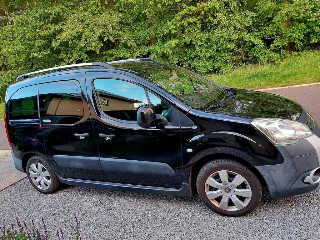 Citroen Berlingo XTR 1.6 Hdi 2010, zwart,defect, Auto's, Berlingo, Trekhaak, Particulier, Te koop