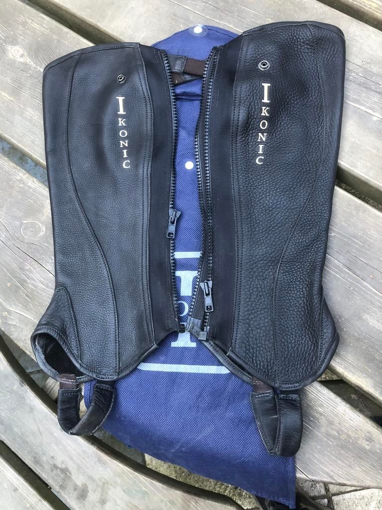 Ikonic chaps zwart maat Small/Medium, Ophalen of Verzenden