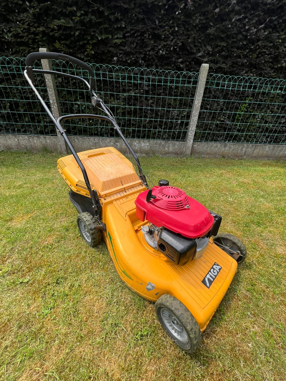 Tondeuse à gazon à essence Stiga avec moteur Honda, Jardin & Terrasse, Tondeuses à gazon, Enlèvement, Comme neuf, Tondeuses à gazon à essence