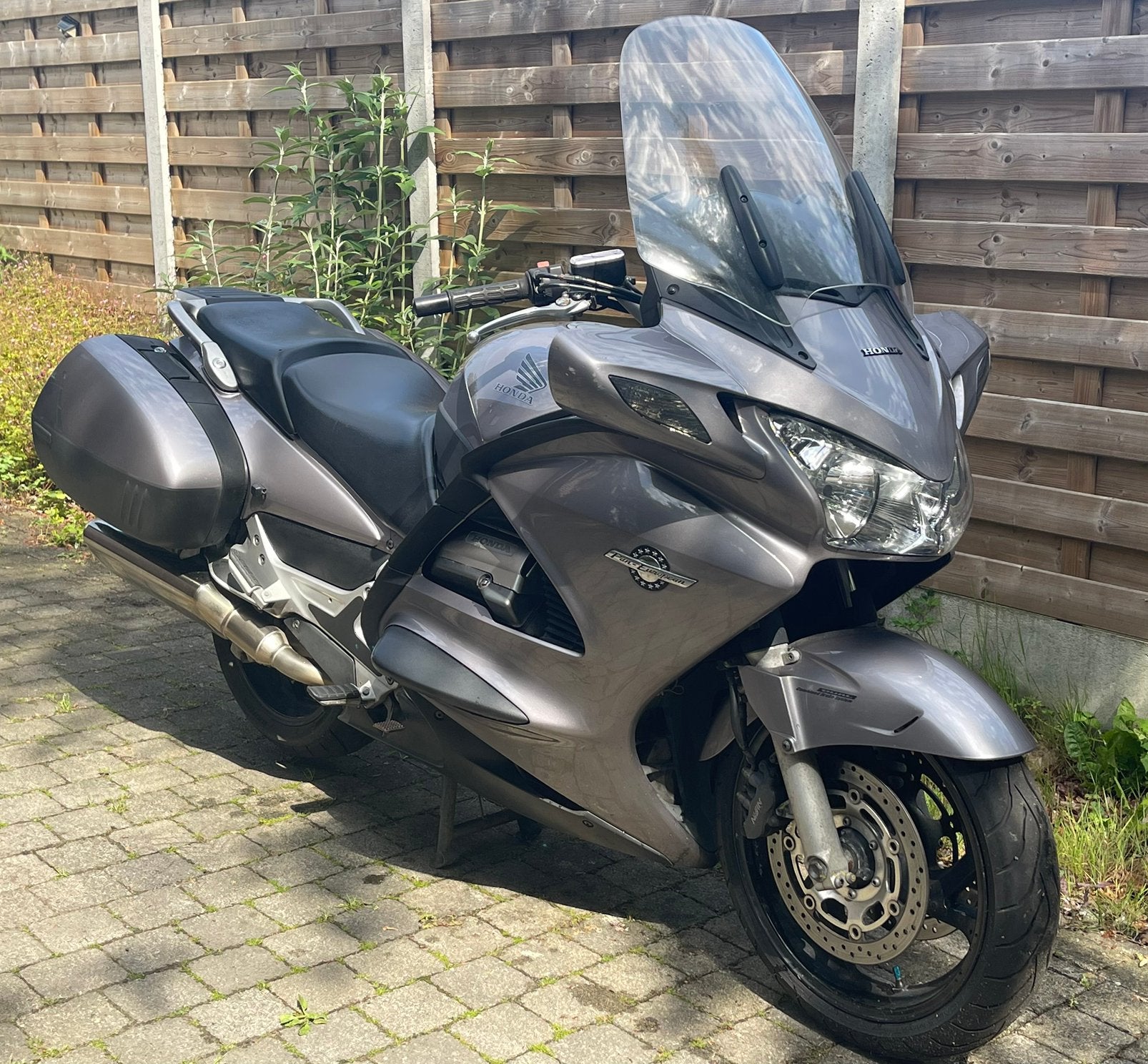 Honda st1300 pan european, Motos, Tourisme, Particulier