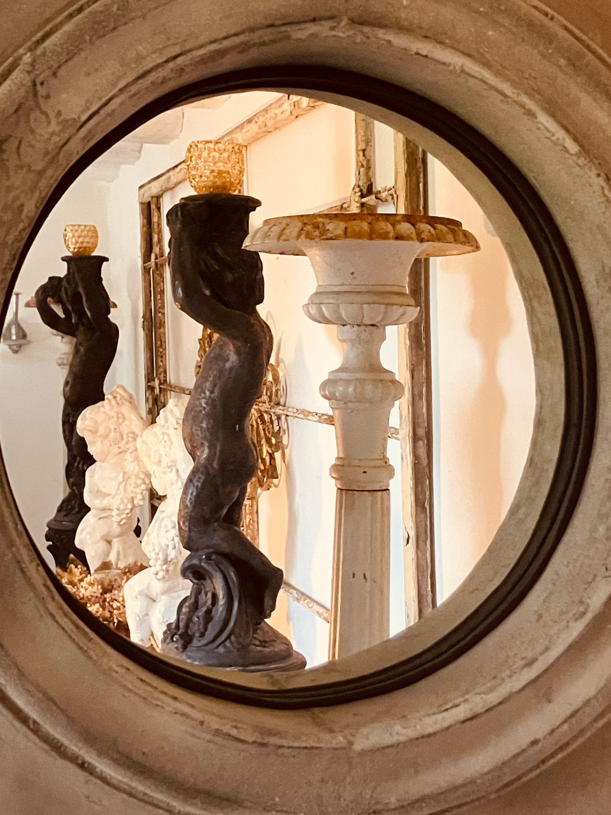 antieke ornamenten met cherubijnen / zuilen met putti, Ophalen