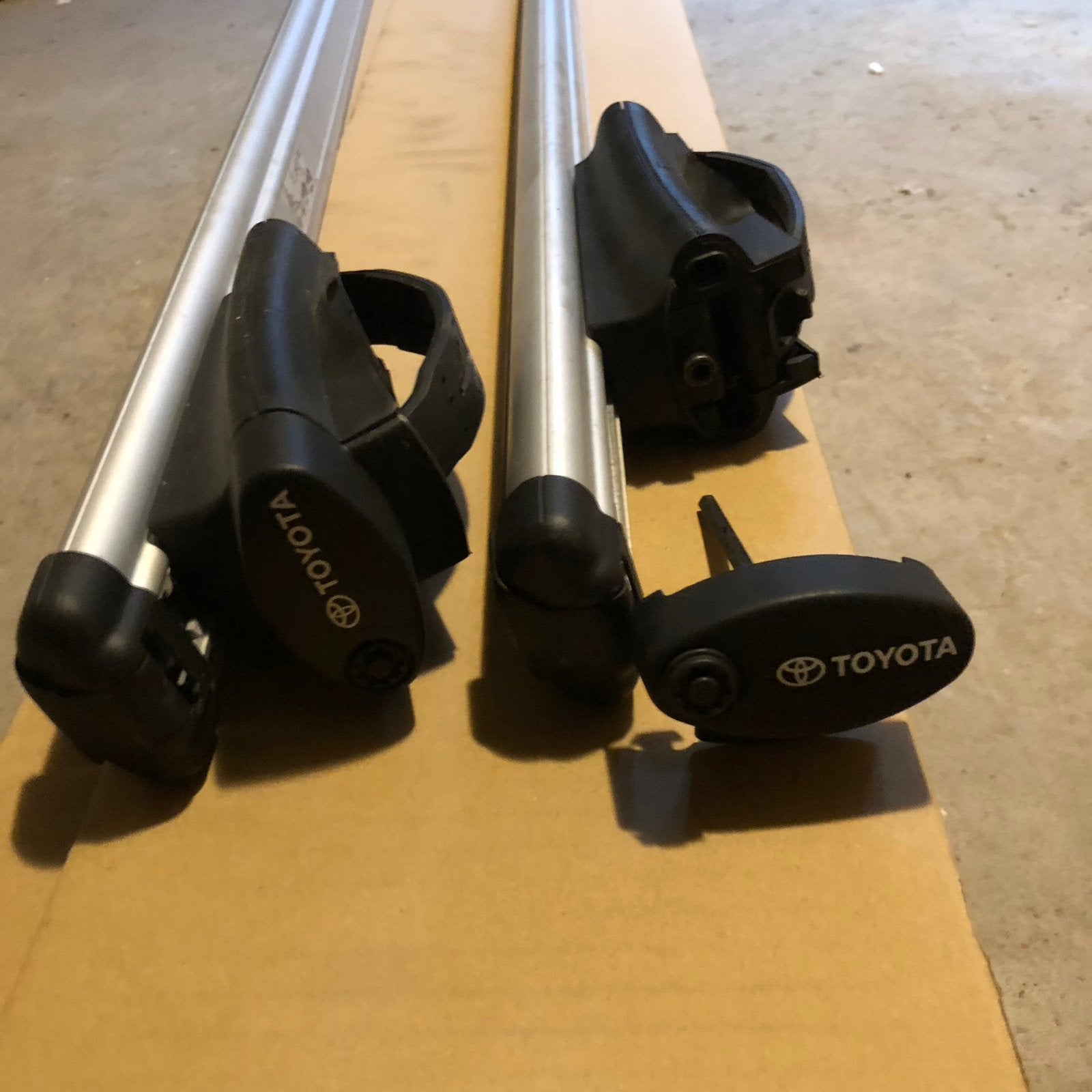 Barres de toit pour Toyota Rav4, Enlèvement, Comme neuf