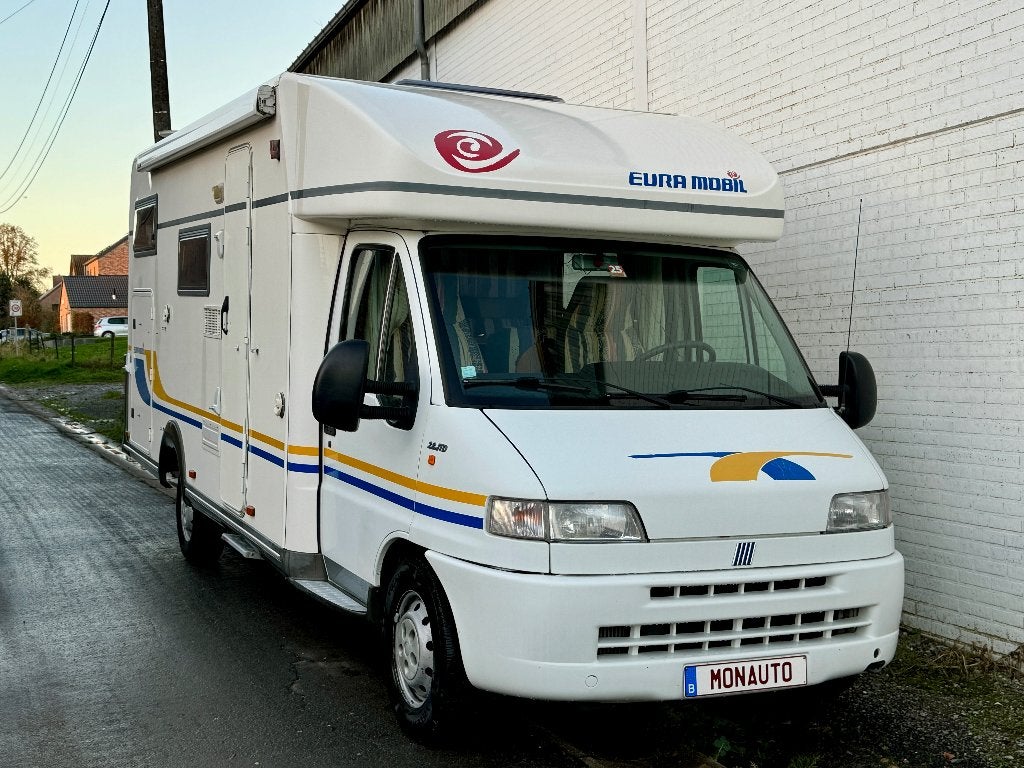 EURA MOBIL Profilé Fiat 2.8JTD / GARAGE / ALKO / SOLAIRE, Siège de train, 6 à 7 mètres, Toilette à cassette, Fiat