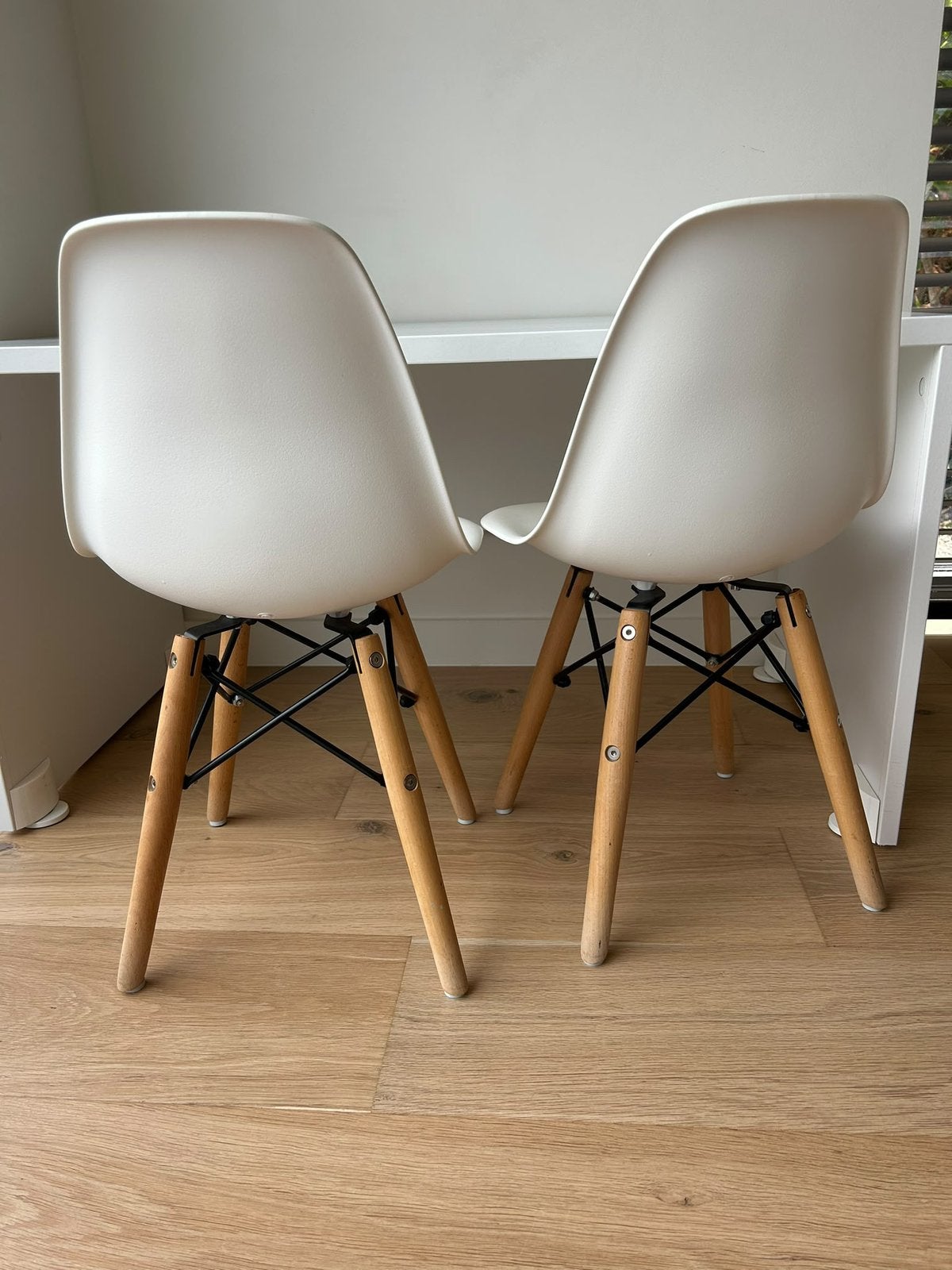 Witte Scandinavische kinderstoeltjes – set van 2, Twee, Wit, Zo goed als nieuw, Hout