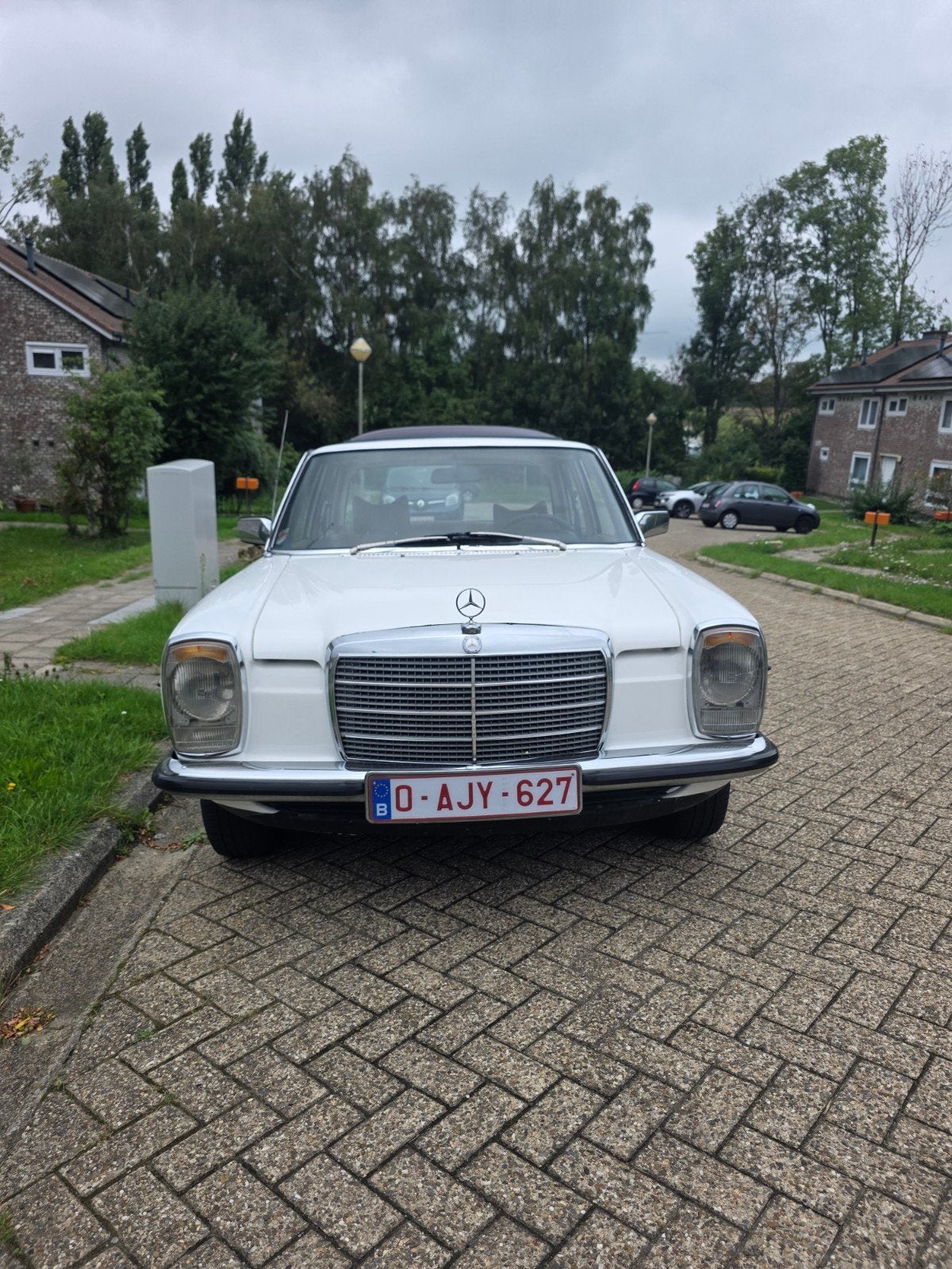 mercedes bar 8 w114 230.6, Auto's, Automaat, Wit, Grijs, Particulier