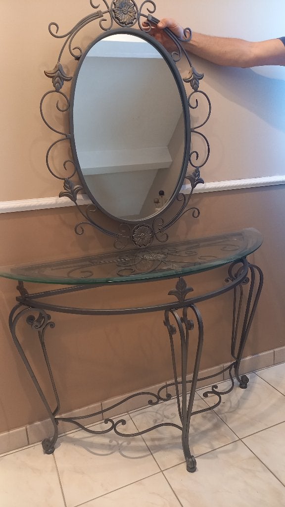 console et miroir, Enlèvement
