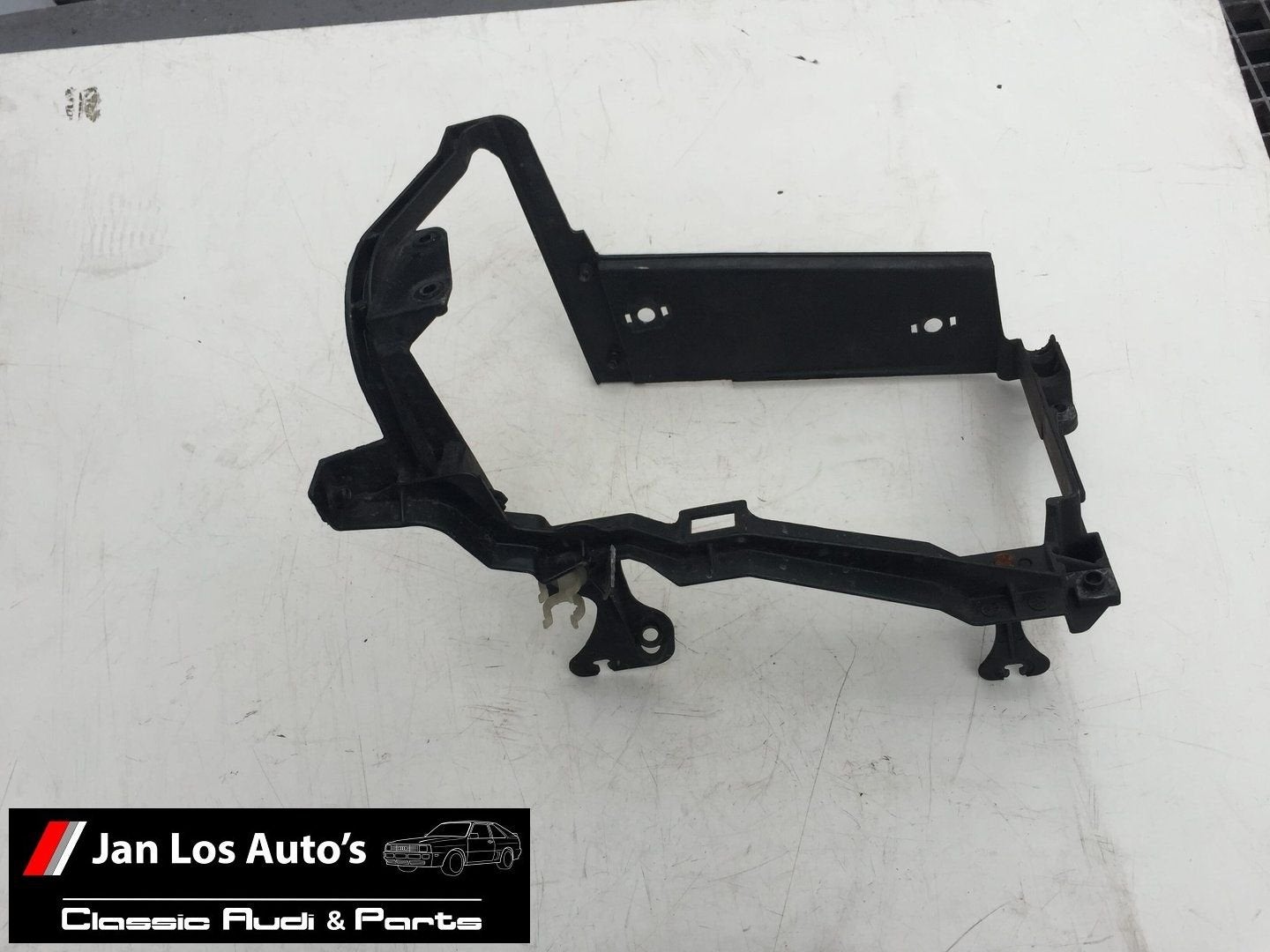 Koplampframe links Audi V8 ('88-'94) 441805855C, Auto-onderdelen, Gebruikt, -, -, -