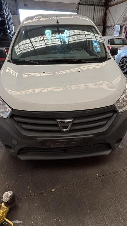 Voorbumper Dacia Dokker bestel ('13-'21), Auto-onderdelen, Gebruikt, Dacia, Voor, Bumper