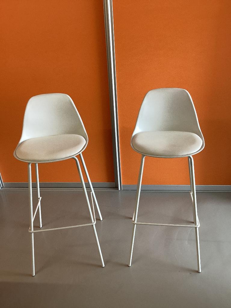 Barstoel wit (2stuks), Avec repose-pieds, Métal, 2 tabourets, Enlèvement