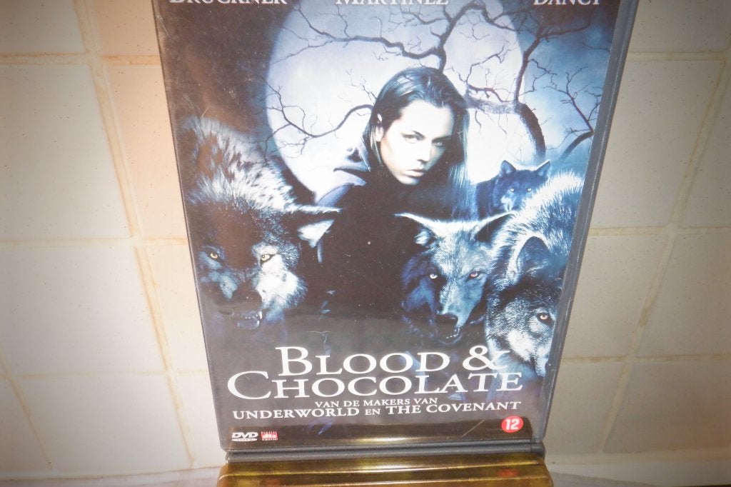 DVD Blood & Chocolate., Cd's en Dvd's, Dvd's | Horror, Engels, Nederlands, Monsters, Ophalen of Verzenden