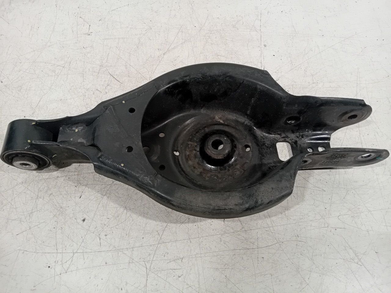 Draagarm rechts achter Smart #1, Onderdelen@venauto.nl, Van der Ven Autorecycling B.V., Gebruikt, Ettenseweg 76, 4706 PB Roosendaal, The Netherlands