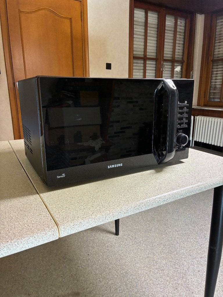 Samsung microgolf oven, Elektronische apparatuur, Ophalen, Grill, Zo goed als nieuw, Draaiplateau