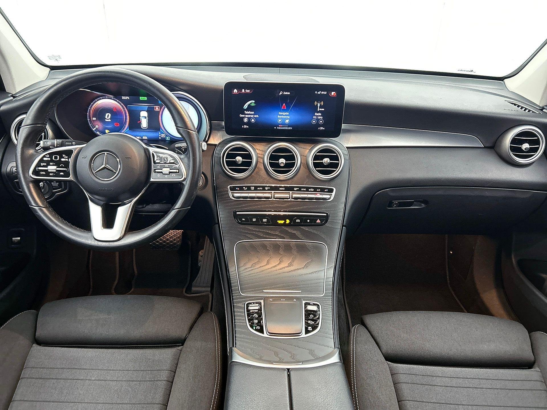 Mercedes-Benz GLC-Klasse 200 SUV 4MATIC Luxury Line | Trekha, Entreprise, 2000 kg, Entretenue par le concessionnaire, Noir