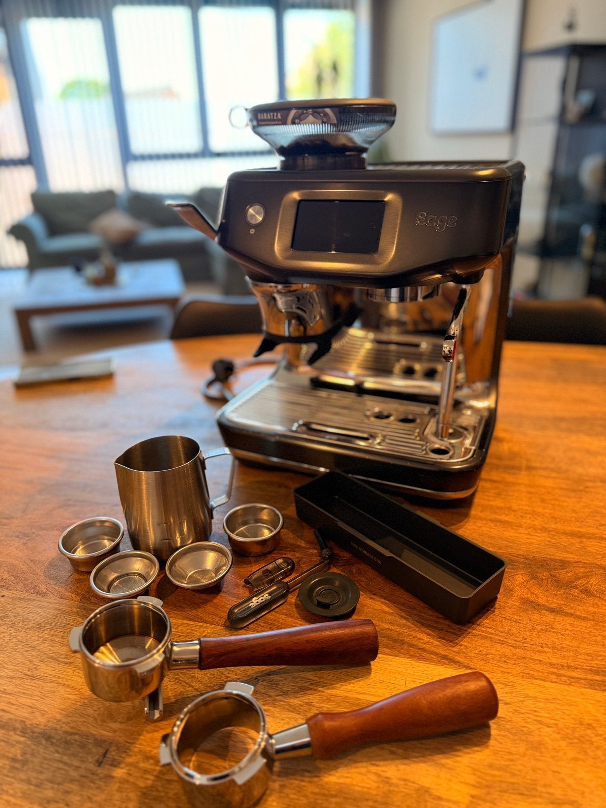 Sage Barista Touch Impress, Electroménager, Machine à espresso, Réservoir d'eau amovible, Café en grains, 2 à 4 tasses