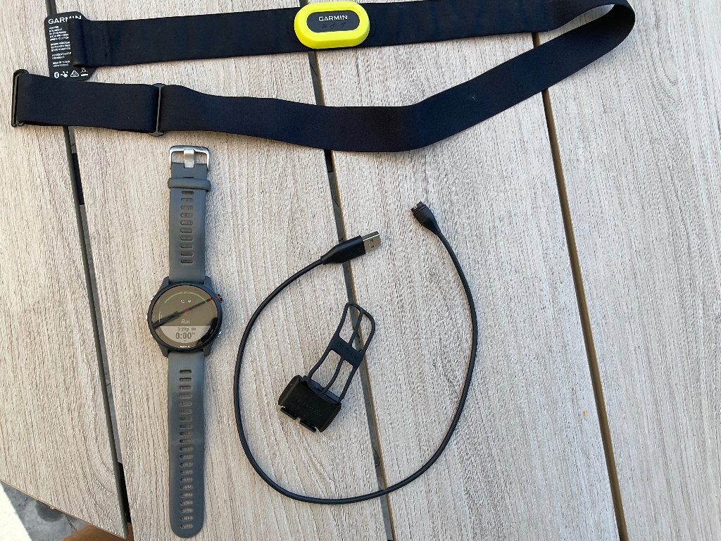 Forerunner 255 (uitstekend) + HRM Pro band + cadansmeter, Étanche, Gris, Enlèvement ou Envoi, Garmin