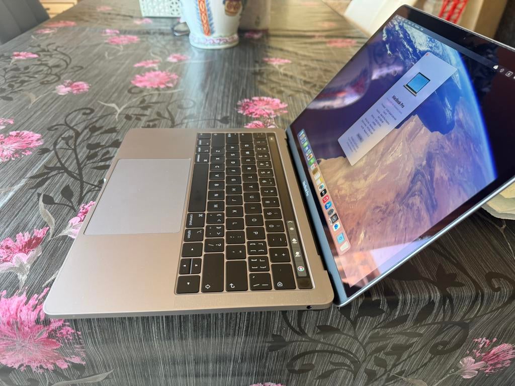 MacBook pro 2019, Ophalen, Zo goed als nieuw, MacBook