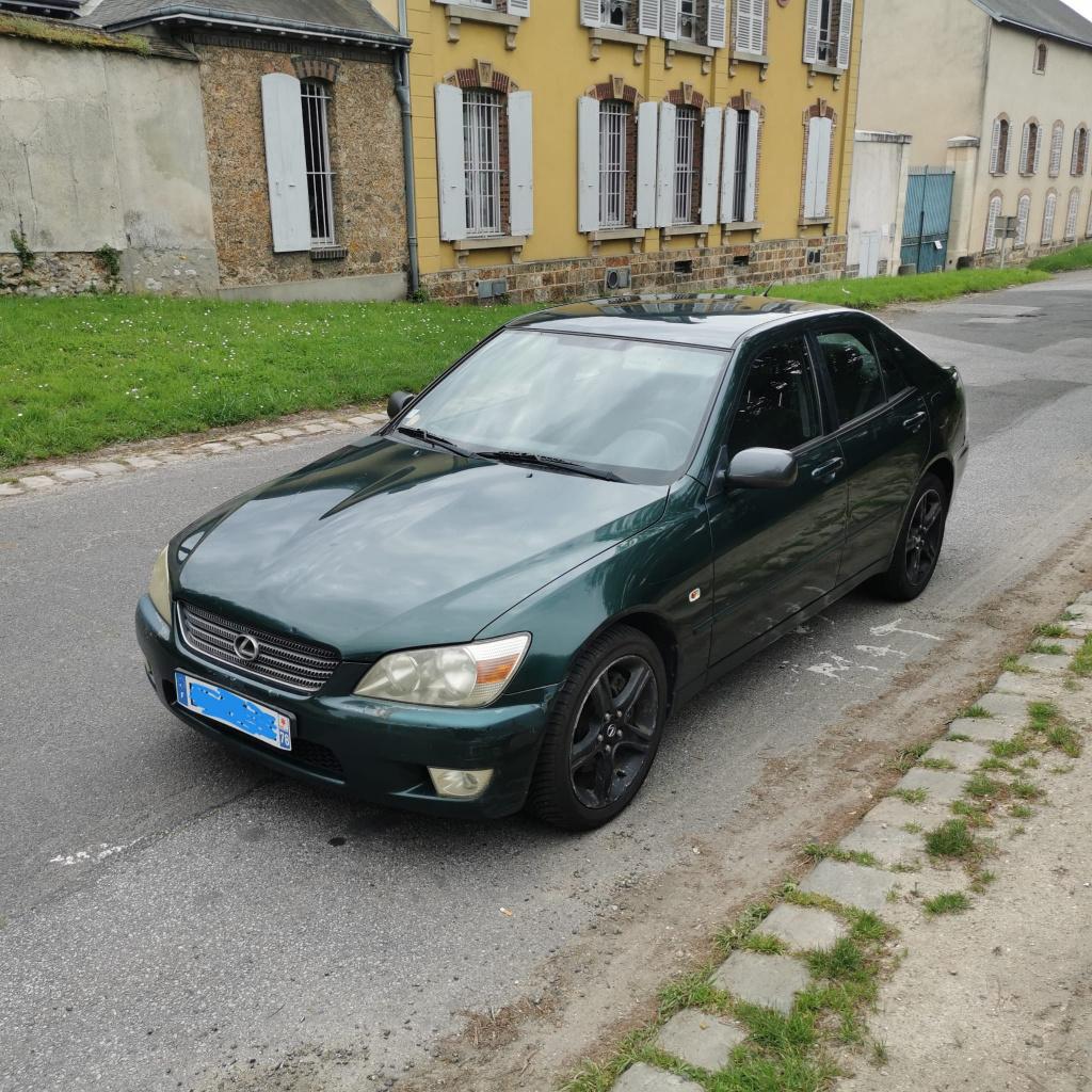LEXUS IS200 manuel 6 vitesse 1999, Auto's, Lexus, 4 deurs, Zwart, 1435 kg, 1200 kg