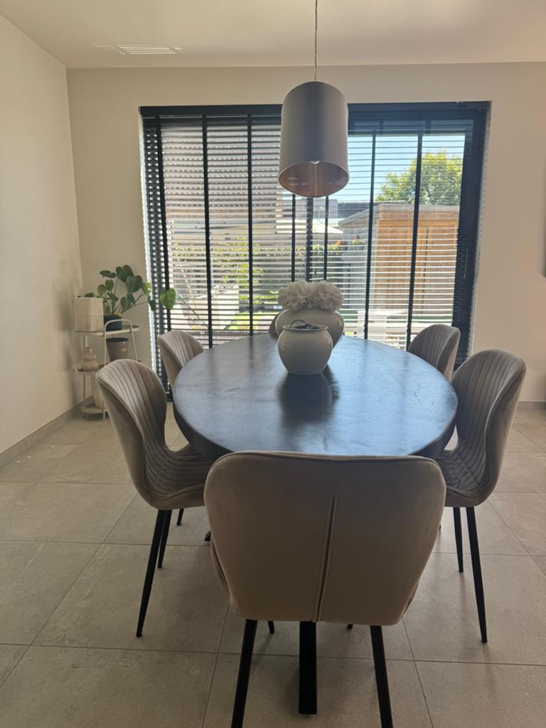 Table à manger ovale en bois massif + 6 chaises, Maison & Meubles, Salles à manger complètes, Enlèvement, Comme neuf