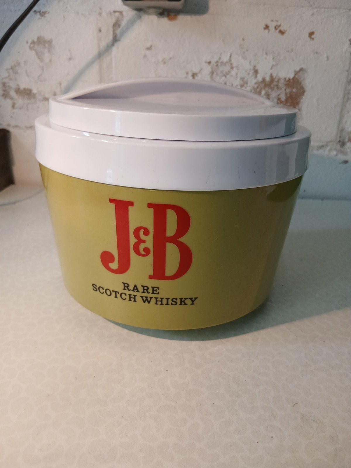Ijsemmer J&B rare scotch whisky, Ophalen of Verzenden