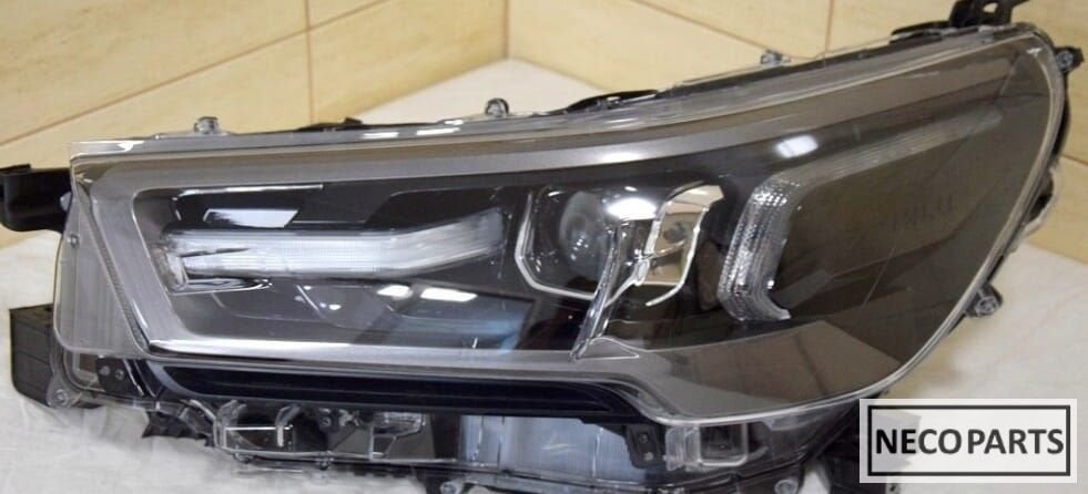 TOYOTA HILUX VIII KOPLAMP 81150 YP121 1 2020-, Gebruikt, -, Ophalen of Verzenden, Toyota
