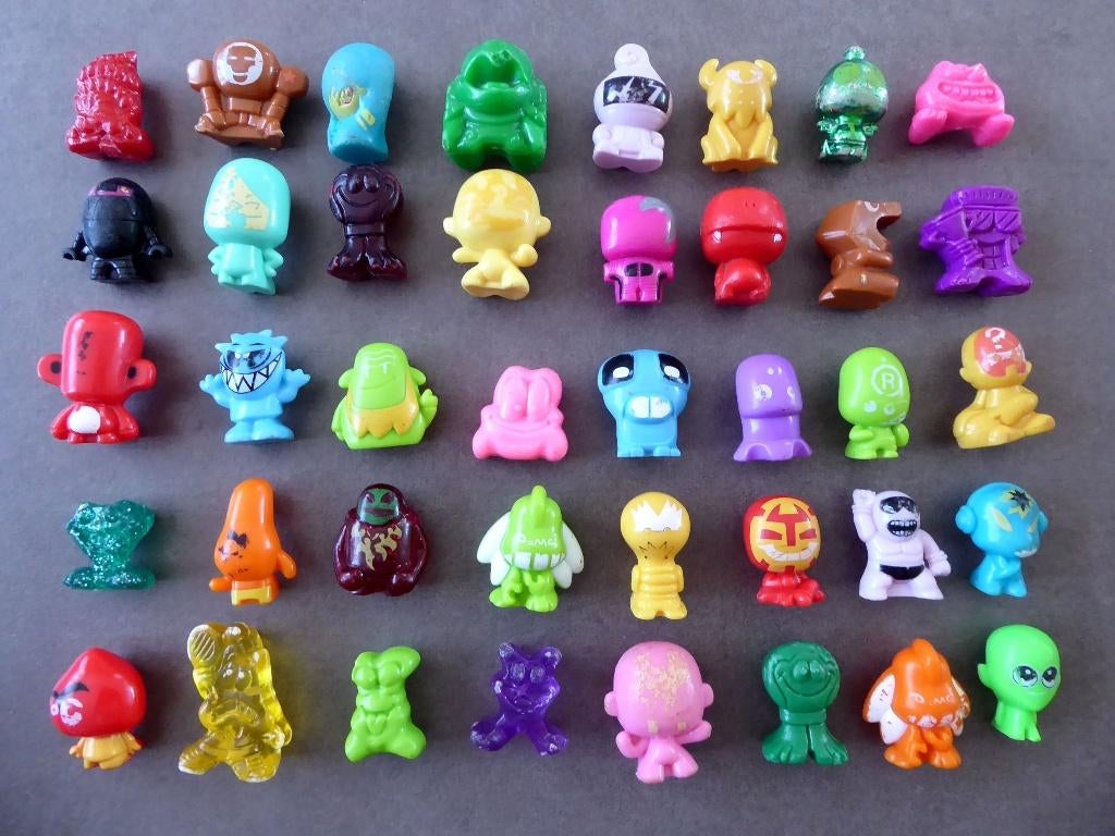 Lot 40 beschadigde gogo's crazy bones - verschillende series, Ophalen of Verzenden, Gebruikt