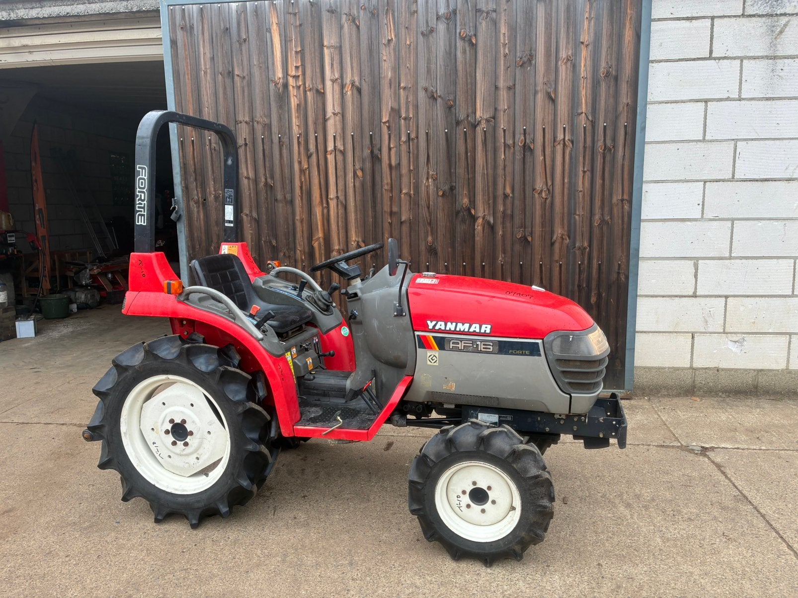 Minitractor Yanmar AF16, Ophalen