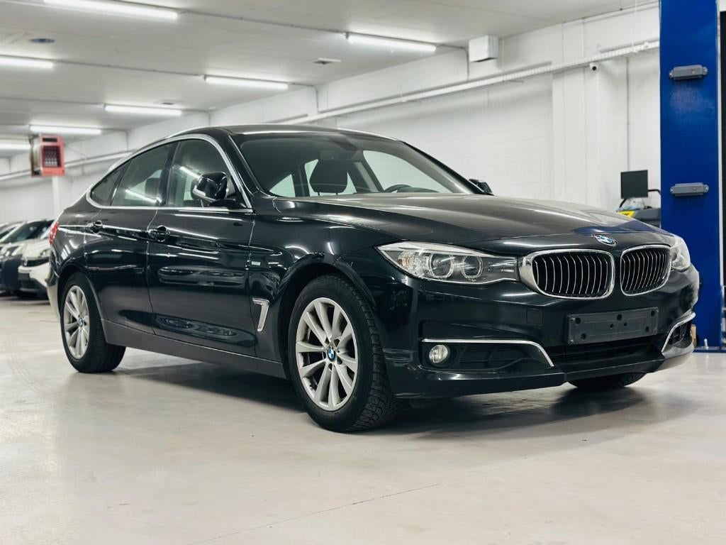 BMW 318D 2014 motor stuk!!!, Auto's, BMW, Euro 6, Achteruitrijcamera, Bedrijf, 5 deurs