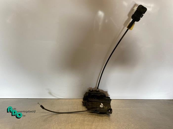 Serrure portière mécanique 4portes avant droite d'un Renau, Autos : Pièces & Accessoires, Renault, -, 3 mois de garantie, Utilisé