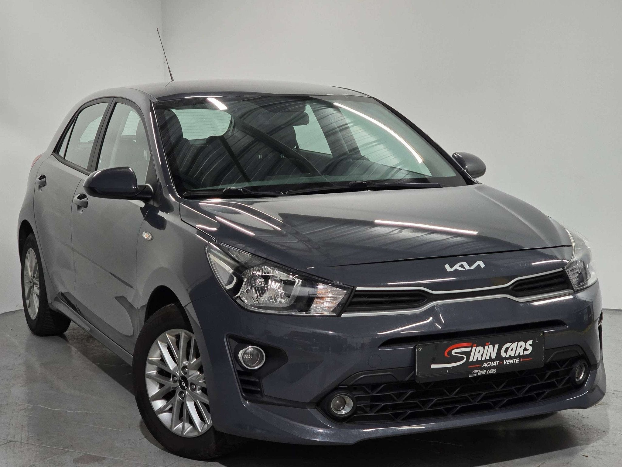 Kia Rio 1.2i | Caméra | Carplay | 1ier propriétaire | Carn, Autos, Argent ou Gris, Euro 6, Entreprise, Boîte manuelle