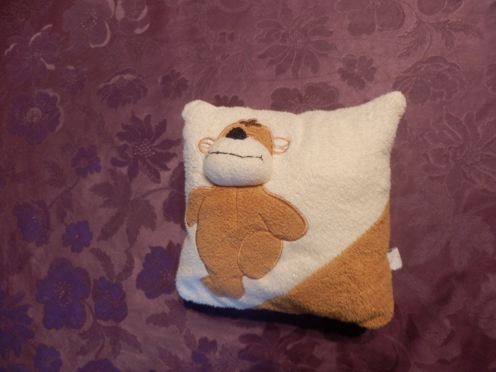 (75)- coussin ours beige, Enfants & Bébés, Enlèvement ou Envoi, Comme neuf, Ours, Petit (moins de 20 cm)