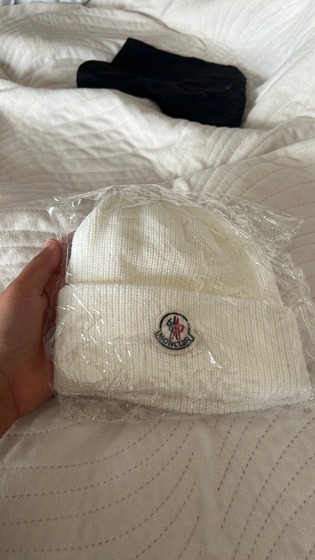 Bonnet moncler neuf, Vêtements | Hommes, Enlèvement, Comme neuf, Bonnet