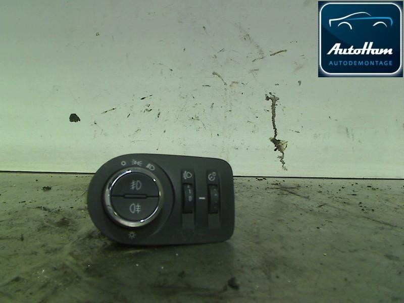 INTERRUPTEUR D'ECLAIRAGE Opel Corsa D (|13310331|13310283|), Autos : Pièces & Accessoires, Tableau de bord & Interrupteurs, Opel