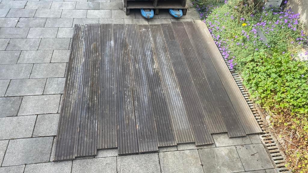 blanche de terrasse bankirai environ 1m65 sur 1m65 a 75€, Tuin en Terras, Ophalen, Zo goed als nieuw