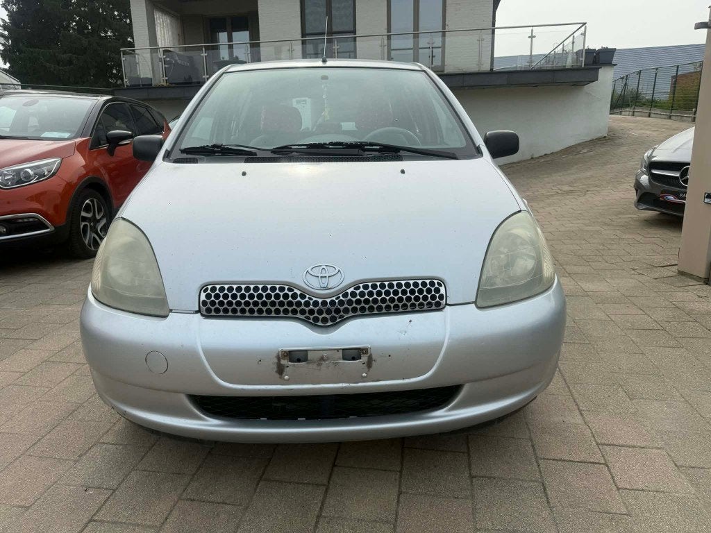 Toyota Yaris, Argent ou Gris, Achat, 63 kW, Entreprise