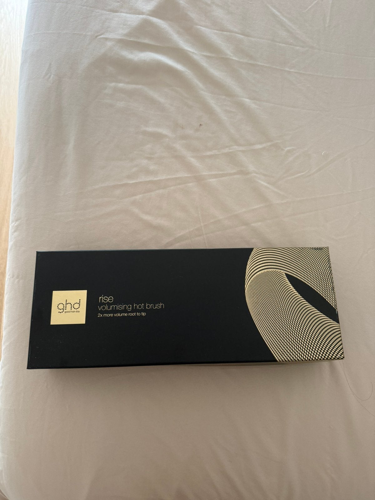 Brosse volume ghd rise, Bijoux, Sacs & Beauté, Beauté | Soins des cheveux, Enlèvement, Comme neuf