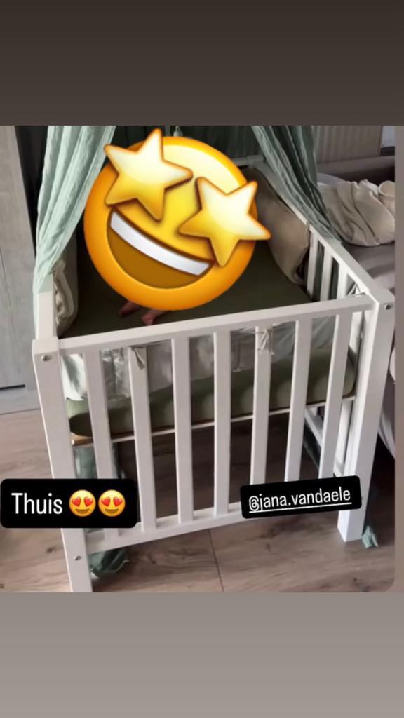 Box + matras, Enlèvement, Comme neuf