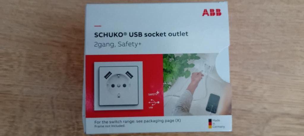 Prise avec couvercle de sécurité et USB A/A anthracite, Bricolage & Construction, Électricité & Câbles, Neuf, Interrupteur, Interrupteur