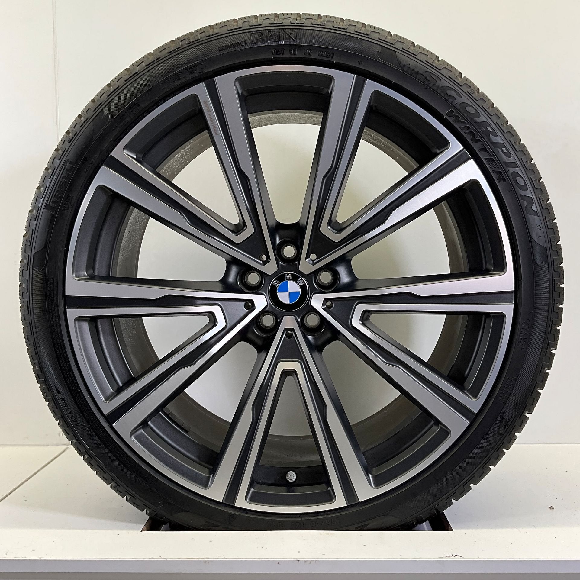 BMW X5 G05 X6 G06 BREEDSET VELGEN + WINTERBANDEN 22 INCH ORI, Auto-onderdelen, Gebruikt, -, 275 mm, -