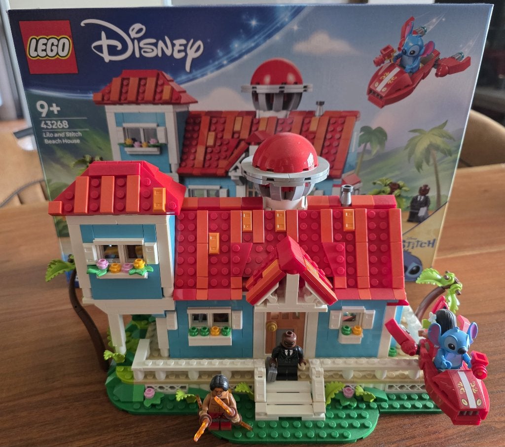 Lego 43268 Lilo and Stitch Beach House, Kinderen en Baby's, Speelgoed | Duplo en Lego, Zo goed als nieuw, Lego, Complete set, Compleet