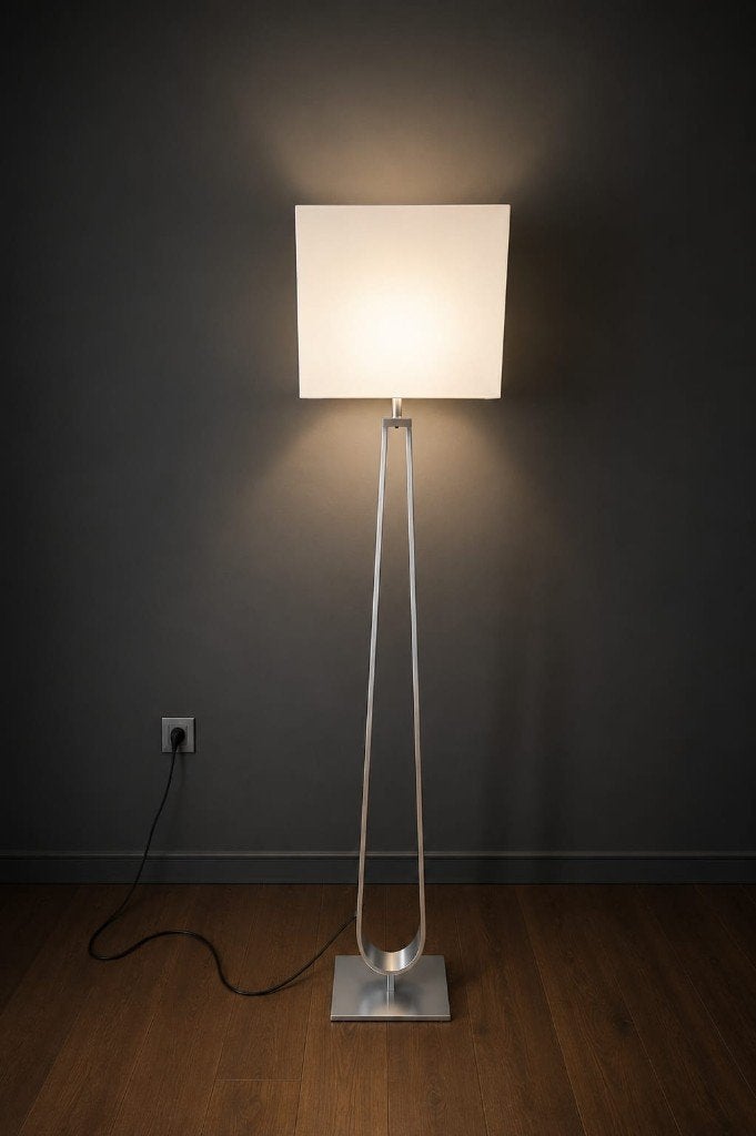 Lampadaire, modèle Klabb de chez Ikéa, en aluminium., Comme neuf, Enlèvement, E27 (grand), 100 à 150 cm