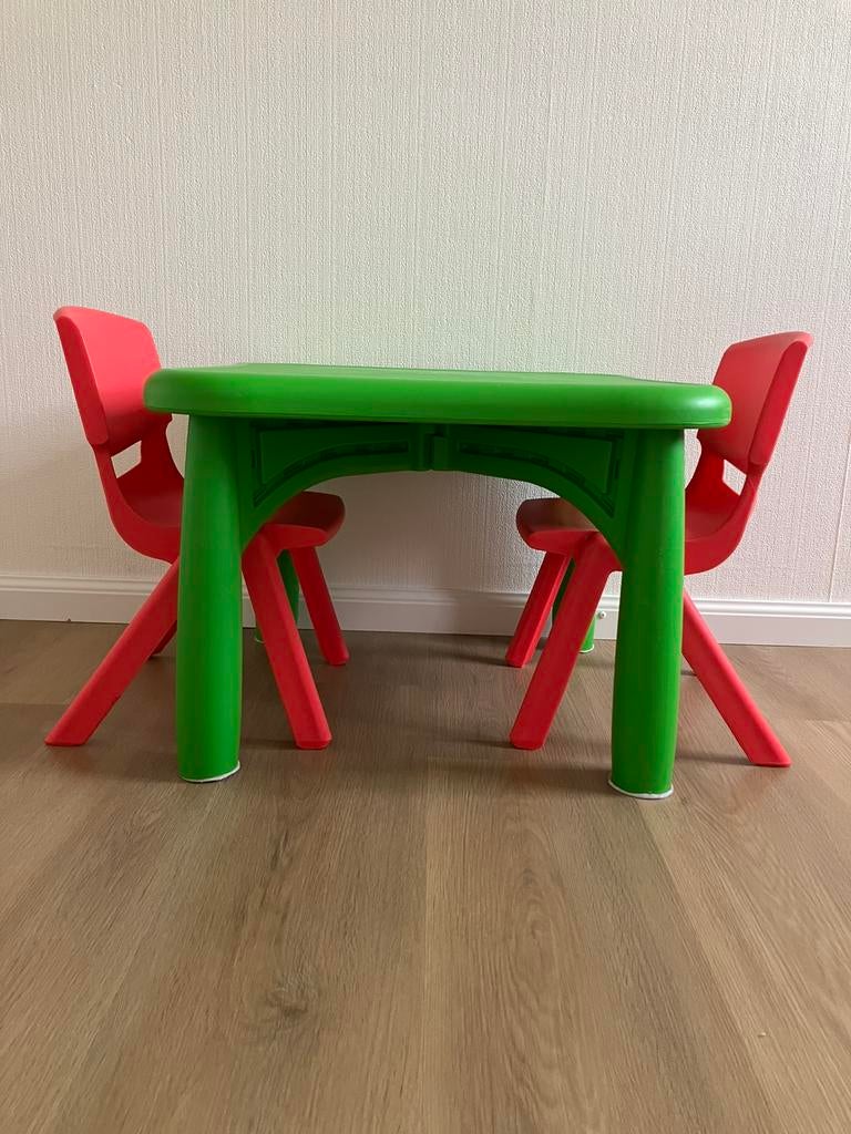 Tafeltje met 2 stoeltjes., Ophalen, Gebruikt