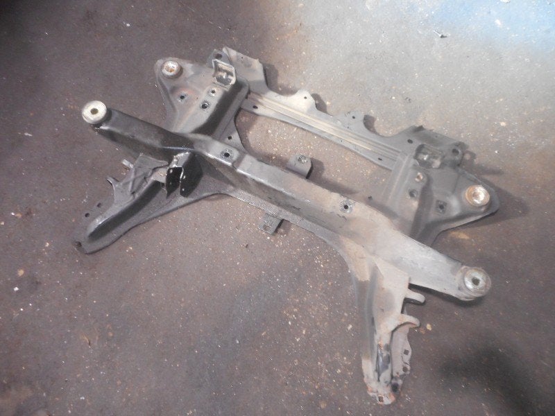 BERCEAU AVANT Peugeot 406 Coupé (8C) (01-1996/12-2004), Kontakt-peugeot@peugeot.com, Utilisé, Peugeot Deutschland GmbH, Bahnhofsplatz
65423  Rüsselsheim, DE