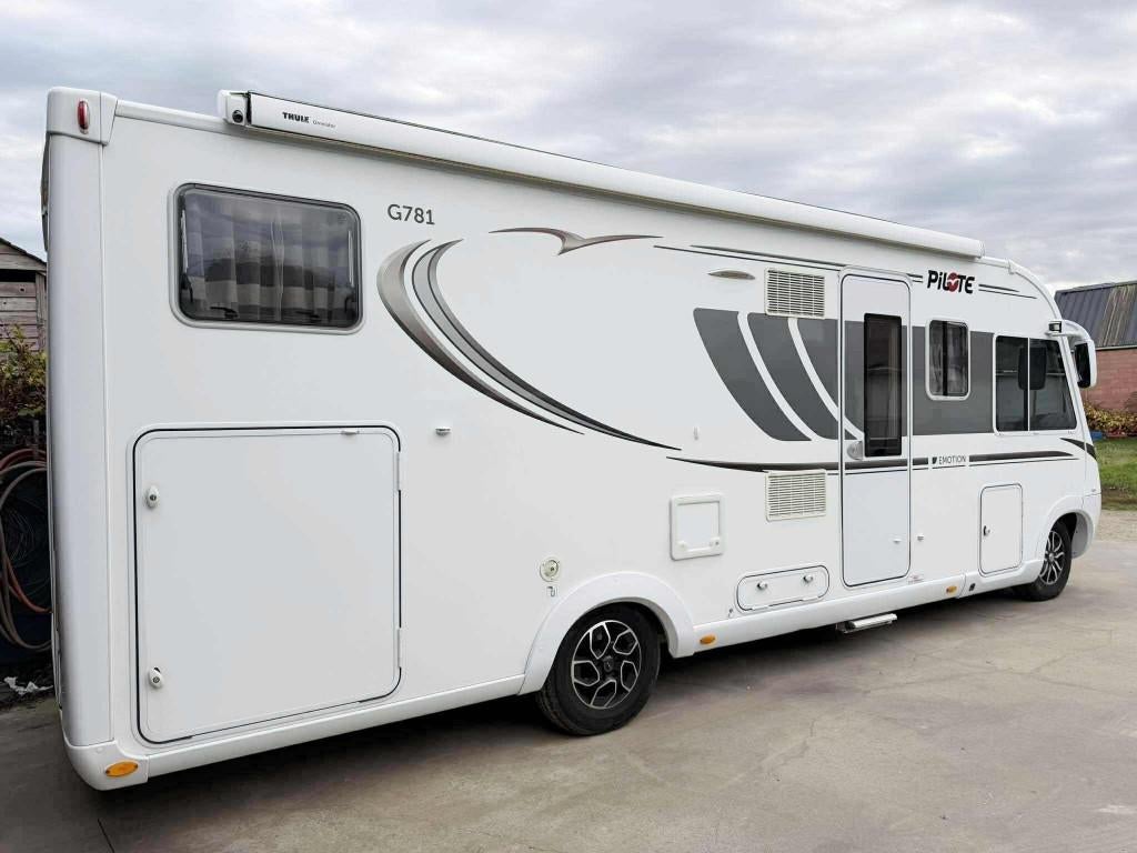 PILOTE Emotion G781 bj 2016 met hef- en twinbed, Jusqu'à 5, Toilette à cassette, Fiat, Roue de secours