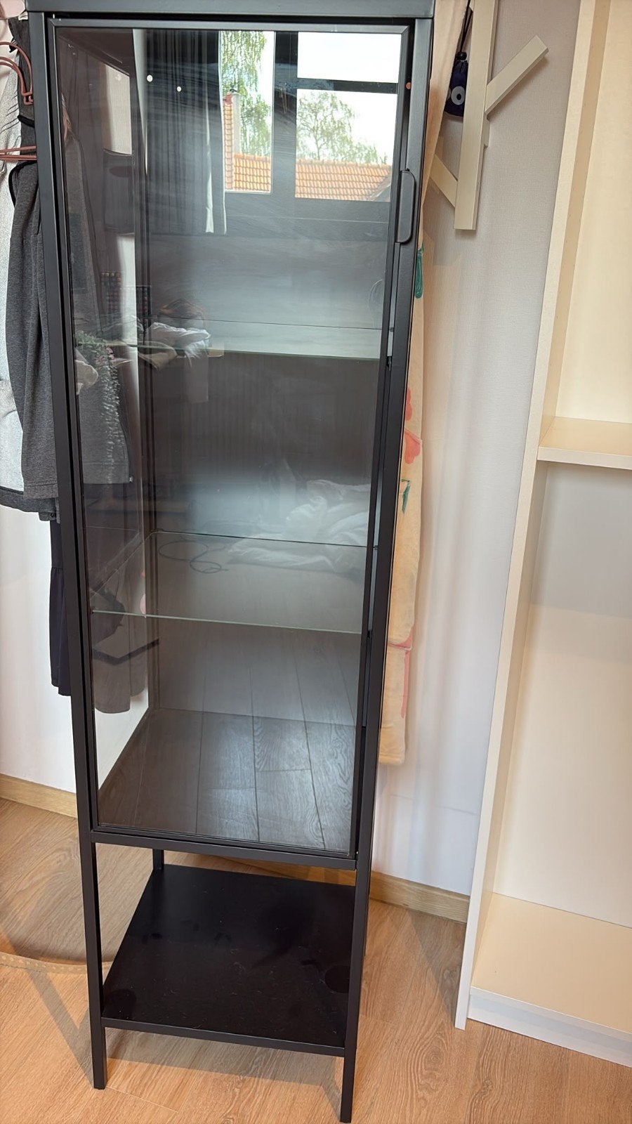 Ikea vitrinekast, Huis en Inrichting, Ophalen, Minder dan 50 cm, Met deur(en), Zo goed als nieuw